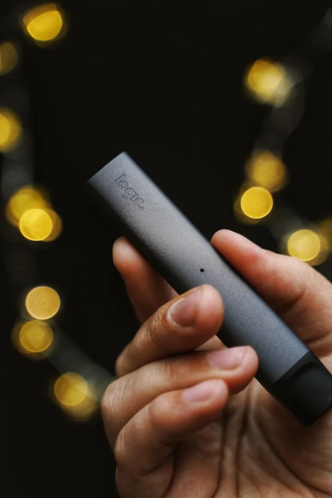 vape in hand